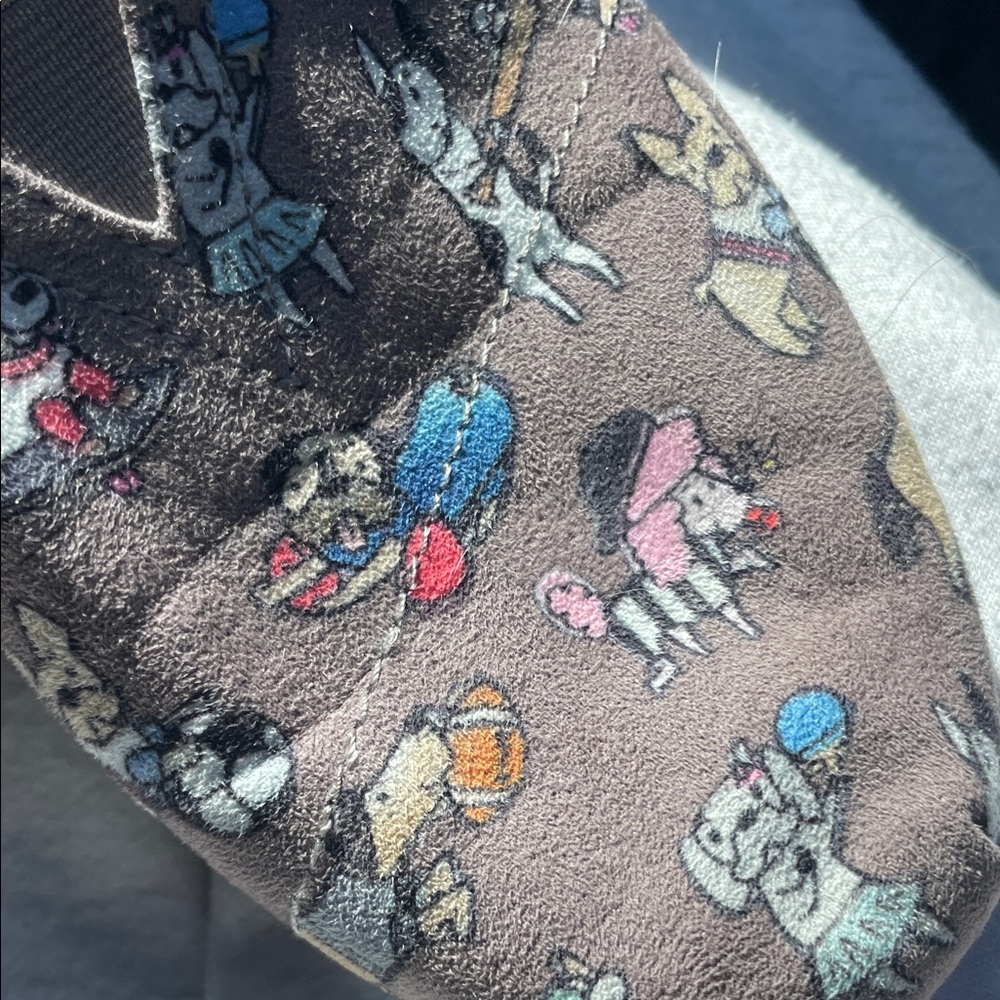 BOBS from Skechers Gray Printed flat memory foam shoes with doggie 🐶 design - Picture 4 of 8